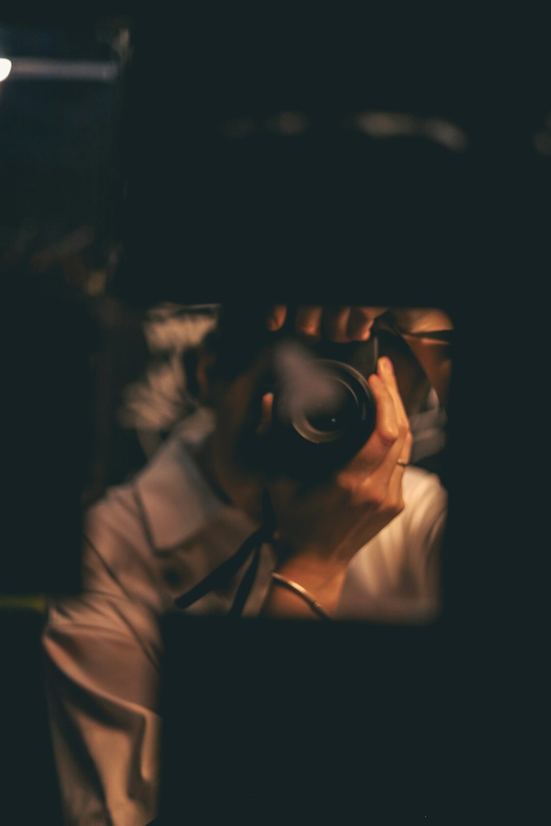 detective investigating